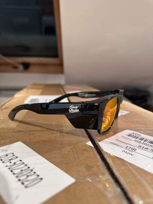 Blackout Frame - Red Polarised Lens